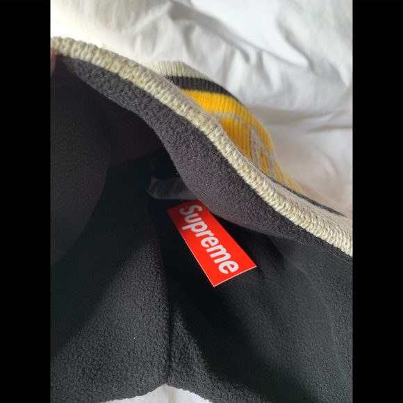 SUPREME Heathered Earflap Beanie - Picture 4 of 4